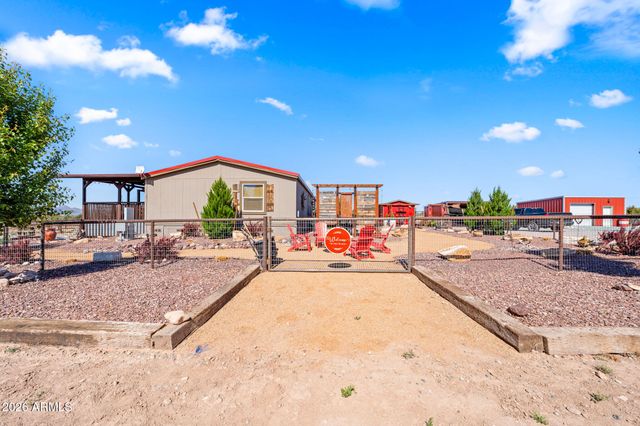 610 W VALLERI ANN Road, Paulden, AZ 86334