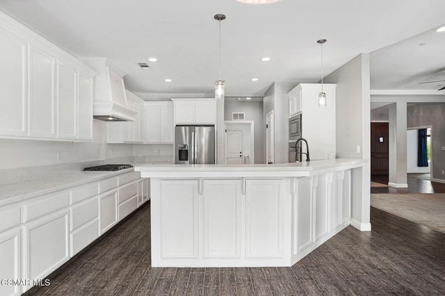 12407 Trackside Drive, Bakersfield, CA 93312