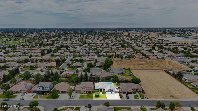 12407 Trackside Drive, Bakersfield, CA 93312