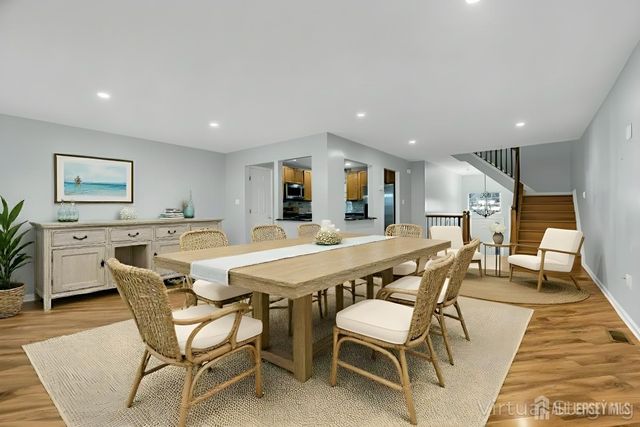 18 BRIDGEPOINTE Drive, South Amboy, NJ 08879