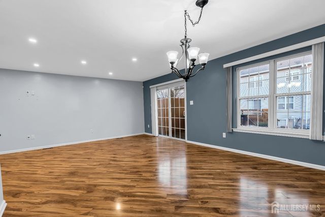 18 BRIDGEPOINTE Drive, South Amboy, NJ 08879