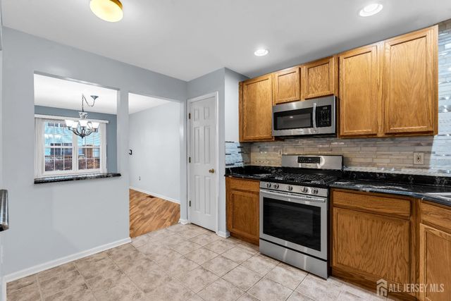 18 BRIDGEPOINTE Drive, South Amboy, NJ 08879