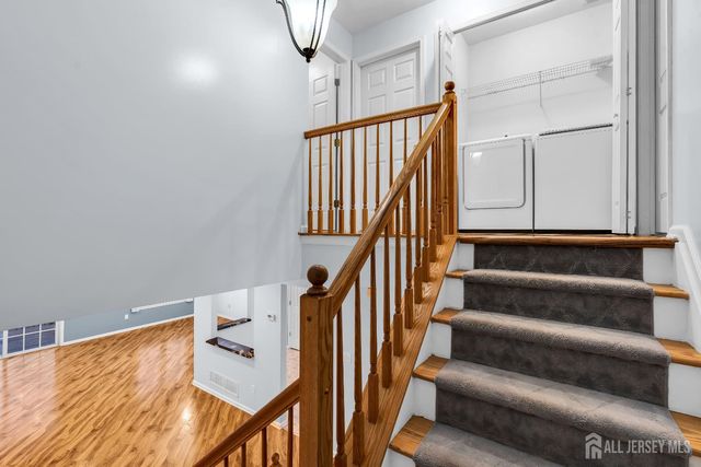 18 BRIDGEPOINTE Drive, South Amboy, NJ 08879