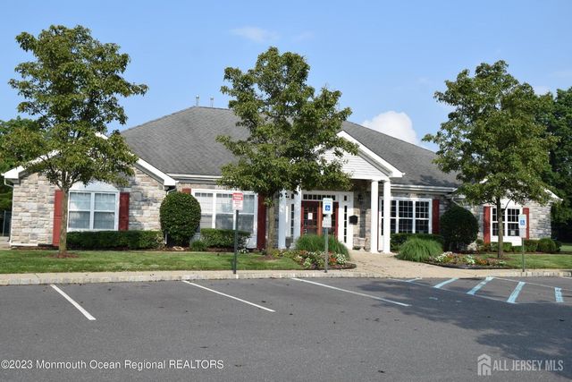 18 BRIDGEPOINTE Drive, South Amboy, NJ 08879