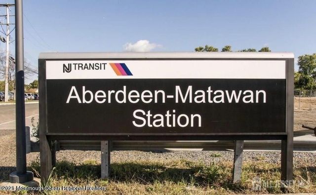 18 BRIDGEPOINTE Drive, South Amboy, NJ 08879