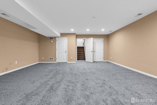 18 BRIDGEPOINTE Drive, South Amboy, NJ 08879