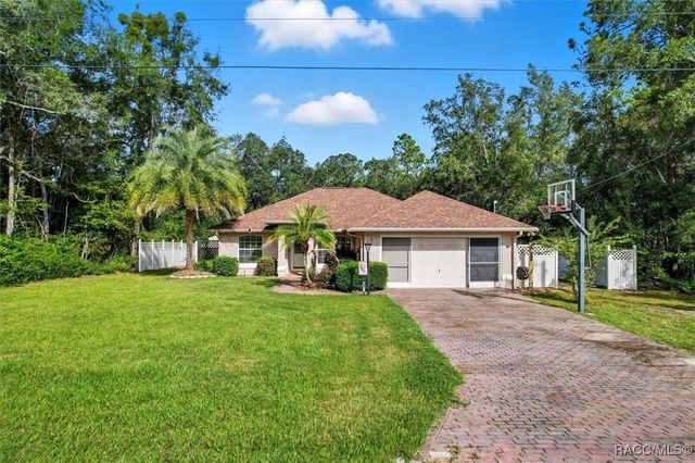 435 W Union Place, Citrus Springs, FL 34434