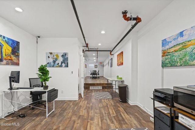 402 Broadway, Albany, NY 12207
