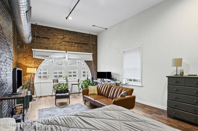 402 Broadway, Albany, NY 12207