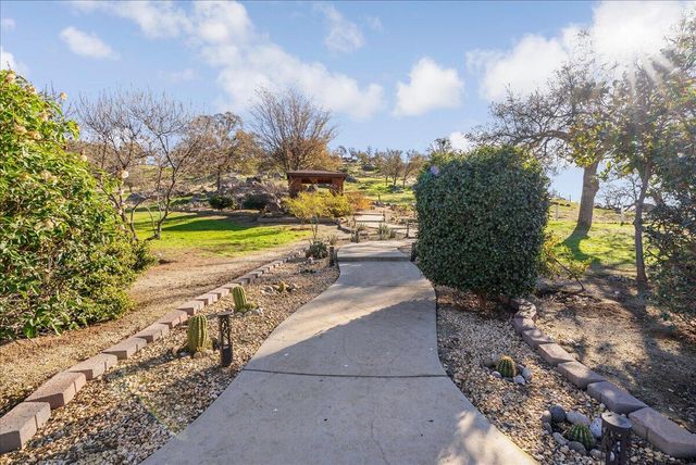 16360 Goat Ranch Road, Springville, CA 93265