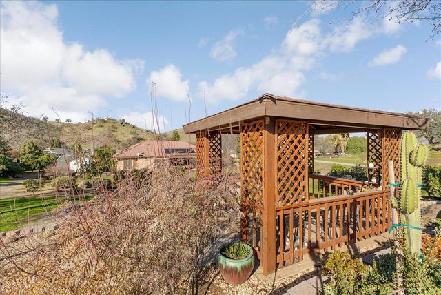 16360 Goat Ranch Road, Springville, CA 93265