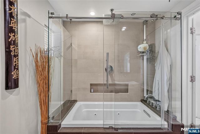 1026 Harvard Place, Fort Lee, NJ 07024