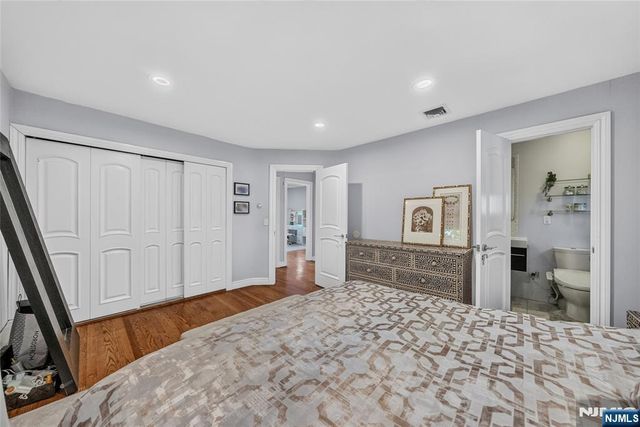 1026 Harvard Place, Fort Lee, NJ 07024