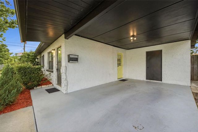 8019 CORNWALL LANE, Tampa, FL 33615