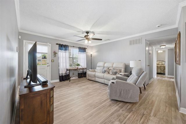 8019 CORNWALL LANE, Tampa, FL 33615