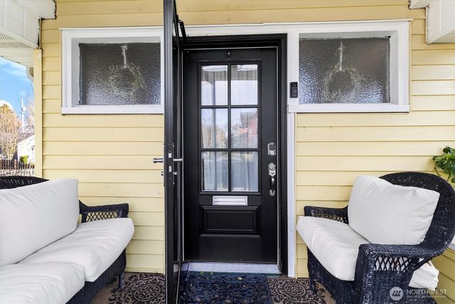 2201 Rockefeller Avenue, Everett, WA 98201