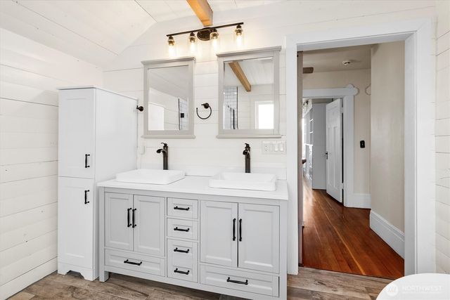 2201 Rockefeller Avenue, Everett, WA 98201