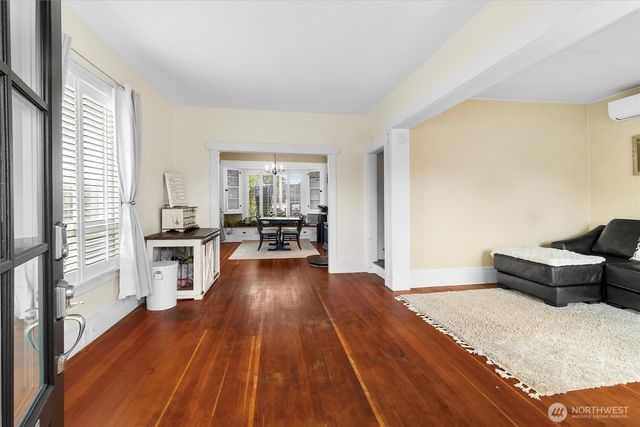 2201 Rockefeller Avenue, Everett, WA 98201