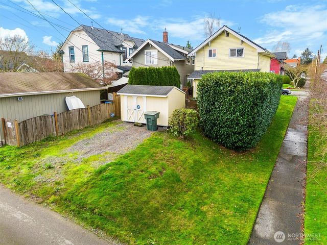 2201 Rockefeller Avenue, Everett, WA 98201