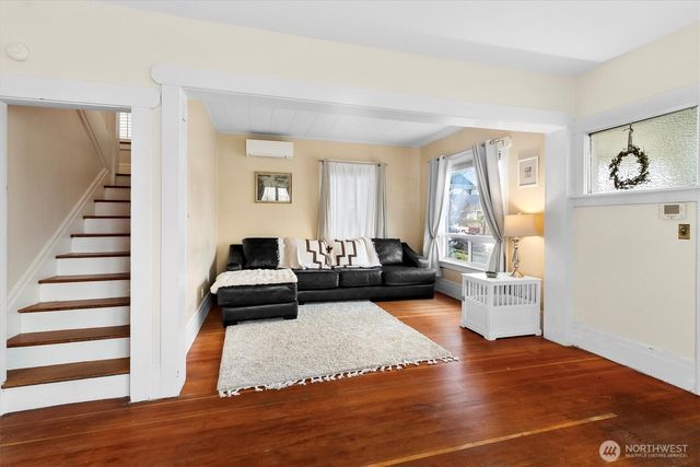 2201 Rockefeller Avenue, Everett, WA 98201