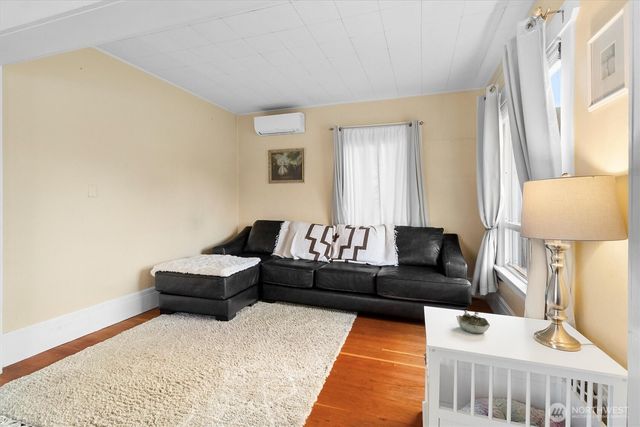 2201 Rockefeller Avenue, Everett, WA 98201