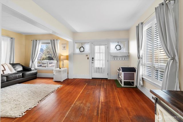 2201 Rockefeller Avenue, Everett, WA 98201