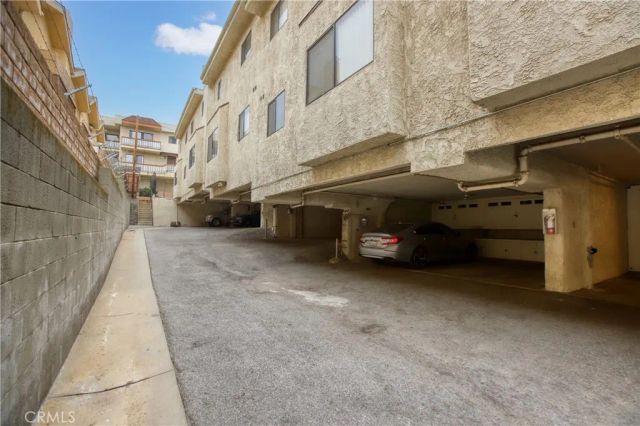 10214 Samoa 25, Tujunga, CA 91042