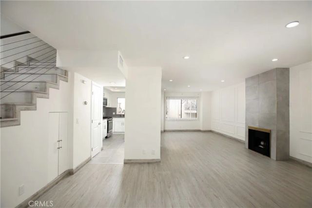 10214 Samoa 25, Tujunga, CA 91042