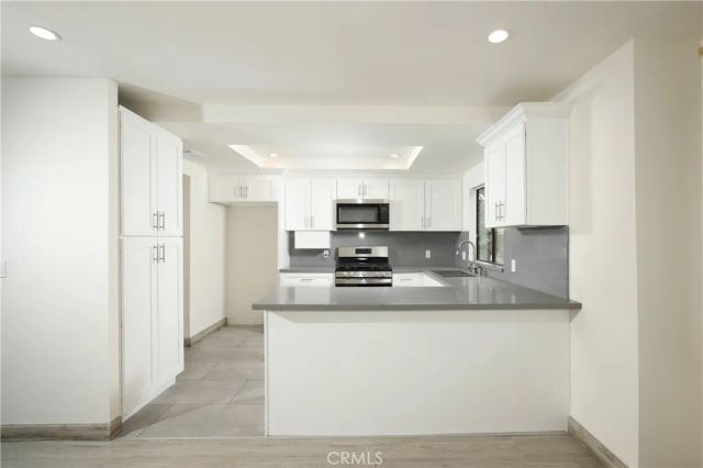 10214 Samoa 25, Tujunga, CA 91042