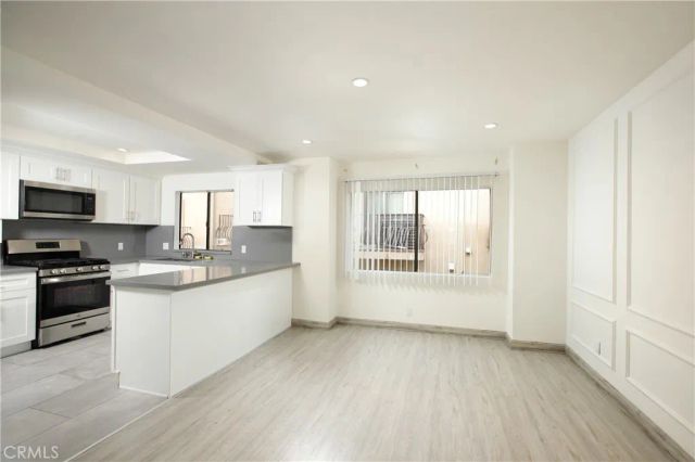 10214 Samoa 25, Tujunga, CA 91042