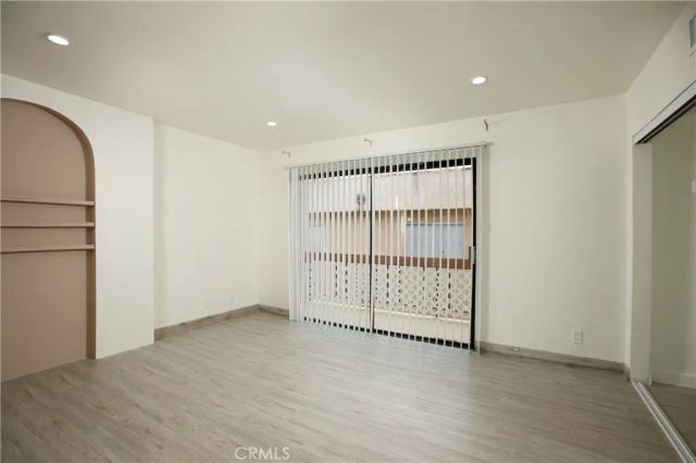 10214 Samoa 25, Tujunga, CA 91042