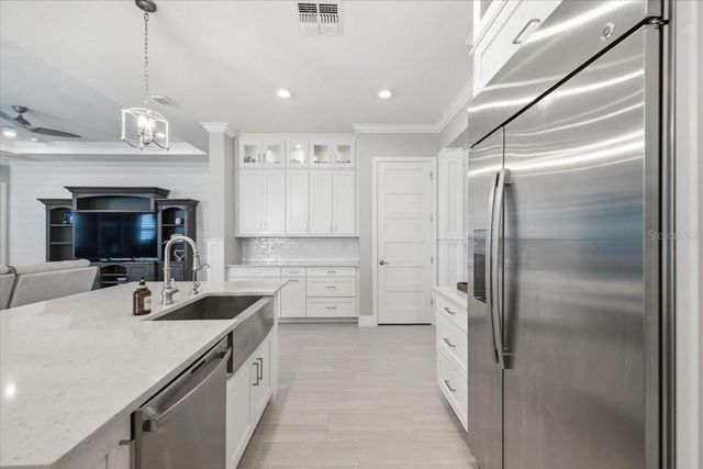 2110 E 6TH STREET W, Palmetto, FL 34221