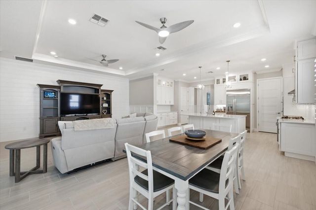 2110 E 6TH STREET W, Palmetto, FL 34221