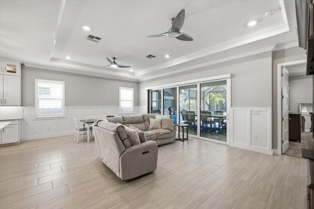 2110 E 6TH STREET W, Palmetto, FL 34221