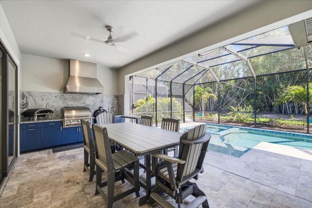 2110 E 6TH STREET W, Palmetto, FL 34221
