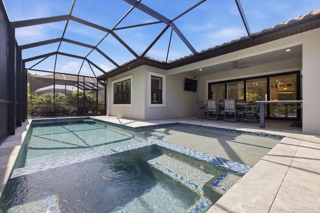 2110 E 6TH STREET W, Palmetto, FL 34221