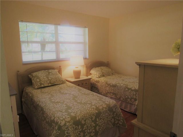 100 Forest Lakes BLVD 109, Naples, FL 34105