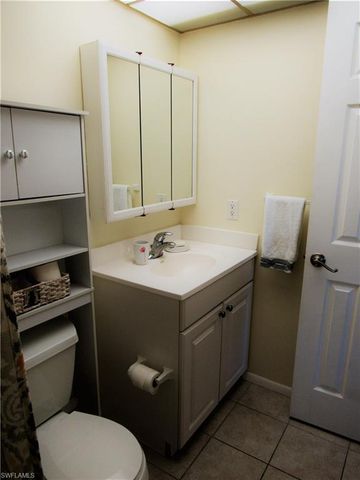 100 Forest Lakes BLVD 109, Naples, FL 34105