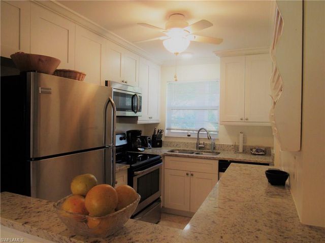 100 Forest Lakes BLVD 109, Naples, FL 34105
