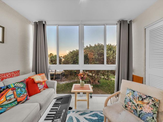 2515 NE 1st Court 314, Boynton Beach, FL 33435