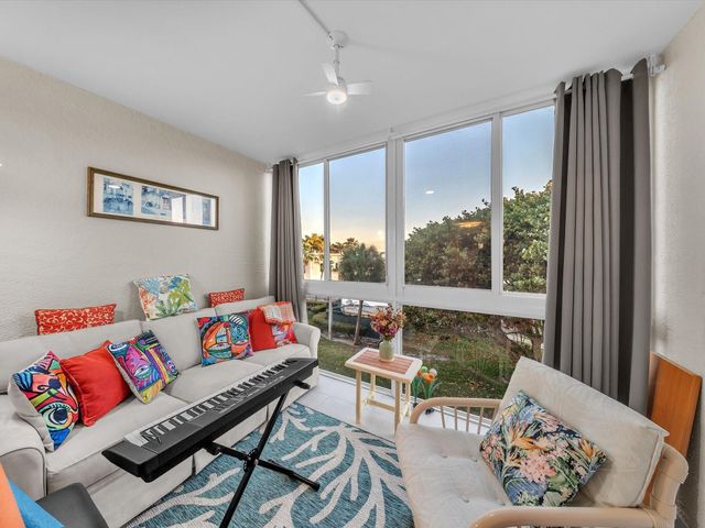 2515 NE 1st Court 314, Boynton Beach, FL 33435