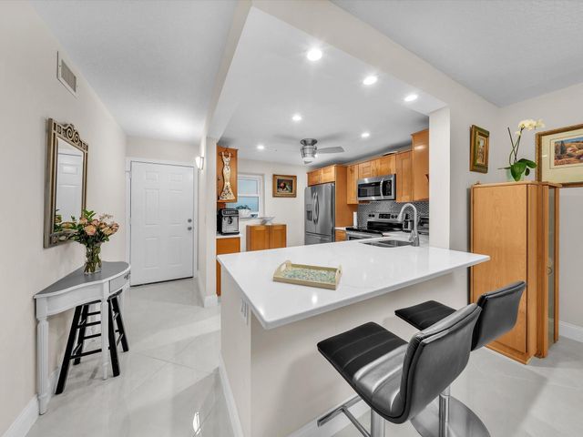 2515 NE 1st Court 314, Boynton Beach, FL 33435