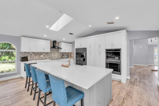 5440 NW 77th Terrace, Coral Springs, FL 33067