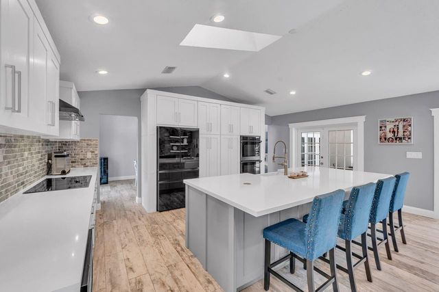 5440 NW 77th Terrace, Coral Springs, FL 33067