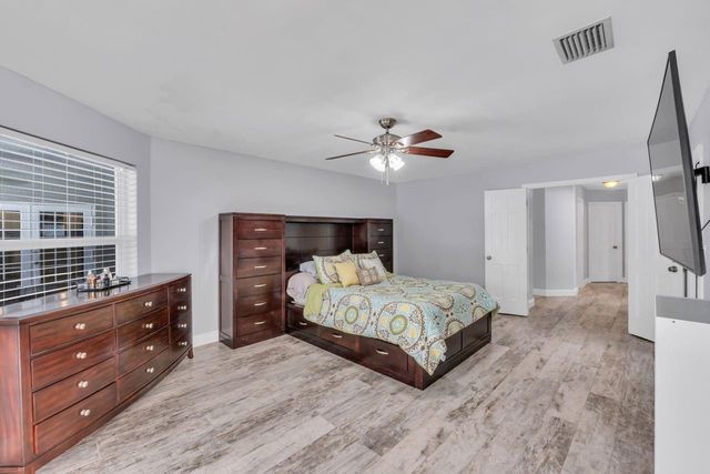 5440 NW 77th Terrace, Coral Springs, FL 33067