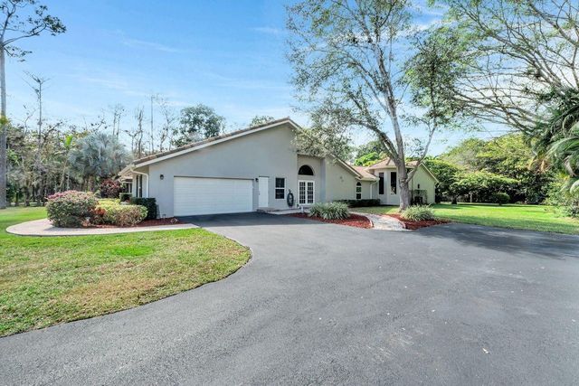 5440 NW 77th Terrace, Coral Springs, FL 33067