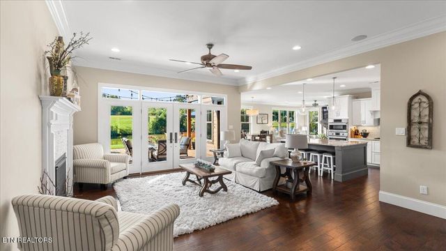 3725 Promontory Point, Louisville, TN 37777