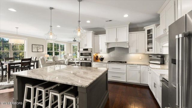 3725 Promontory Point, Louisville, TN 37777