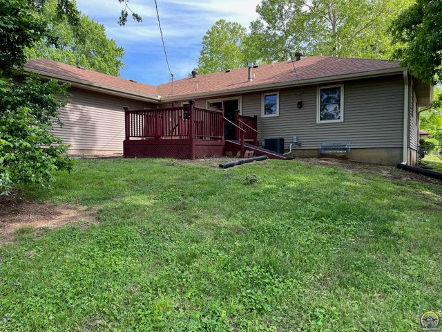 2110 SE 36th ST, Topeka, KS 66605