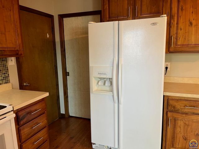 2110 SE 36th ST, Topeka, KS 66605